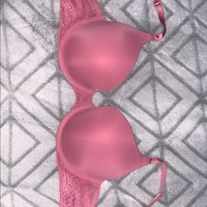 Victoria’s Secret bra size 32C